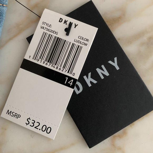 DKNY Stretch Denim Girl Shorts - NWT - Picture 5 of 5